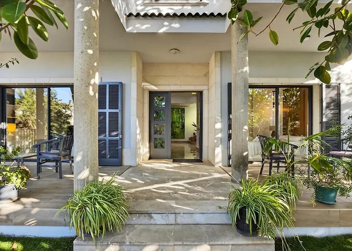 Vertice - Bright Luxury Villa *