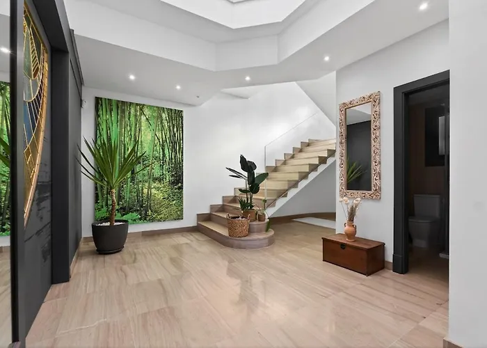 Vertice - Bright Luxury Villa