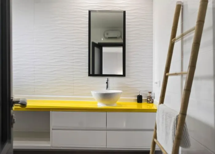 Vertice - Bright Luxury Villa *