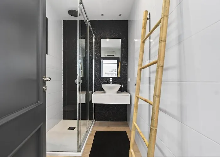 Vertice - Bright Luxury Villa *