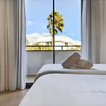 Vertice - Bright Luxury Villa *