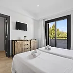 Vertice - Bright Luxury Villa *